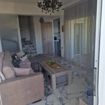 Victoria House * Polýgyros