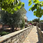Victoria House Βίλα Πολύγυρος