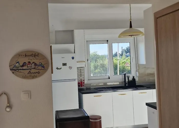 Victoria House Villa Polýgyros