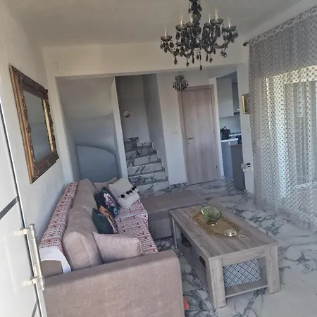 Victoria House * Polýgyros