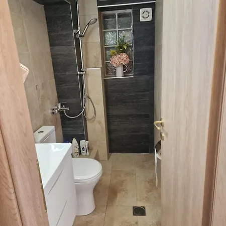 Victoria House * Polýgyros