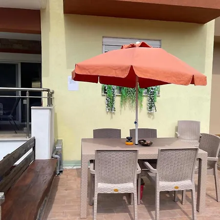 Victoria House Villa Polýgyros