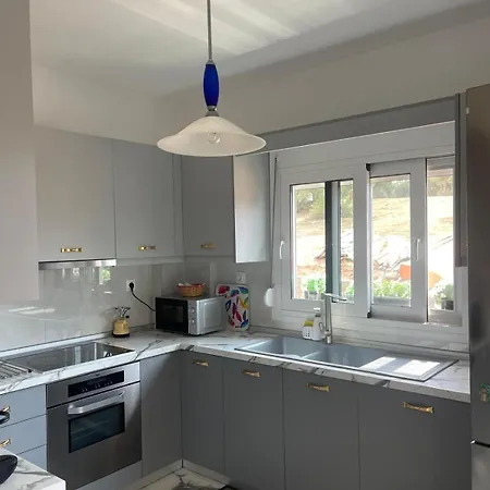 Victoria House Polýgyros