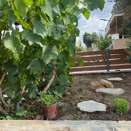 Victoria House * Polýgyros