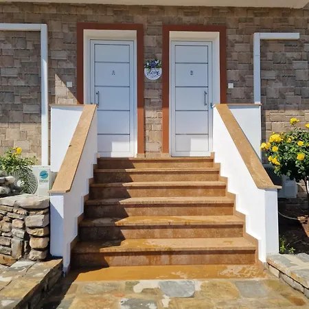 Victoria House Villa Polýgyros
